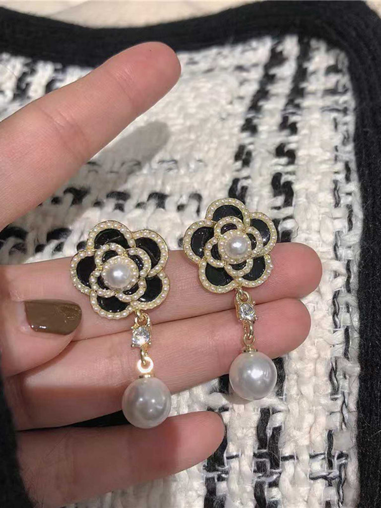 Retro Camellia Pearl Earrings