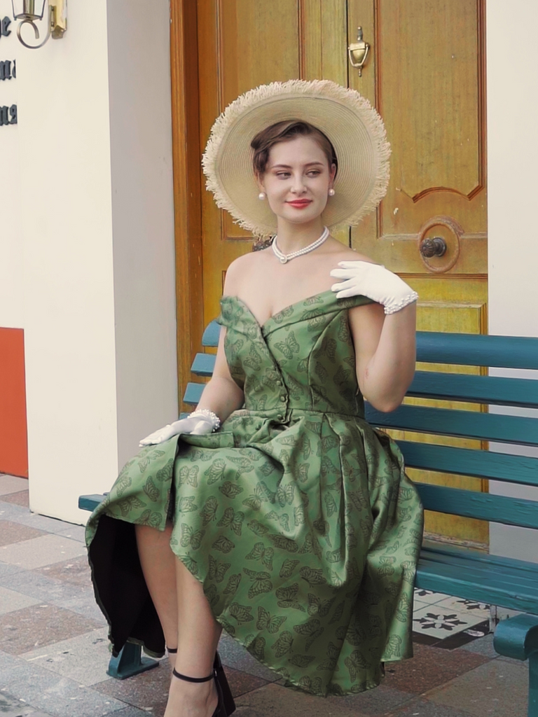 Green 1950s Off-Shoulder Vintage Dress